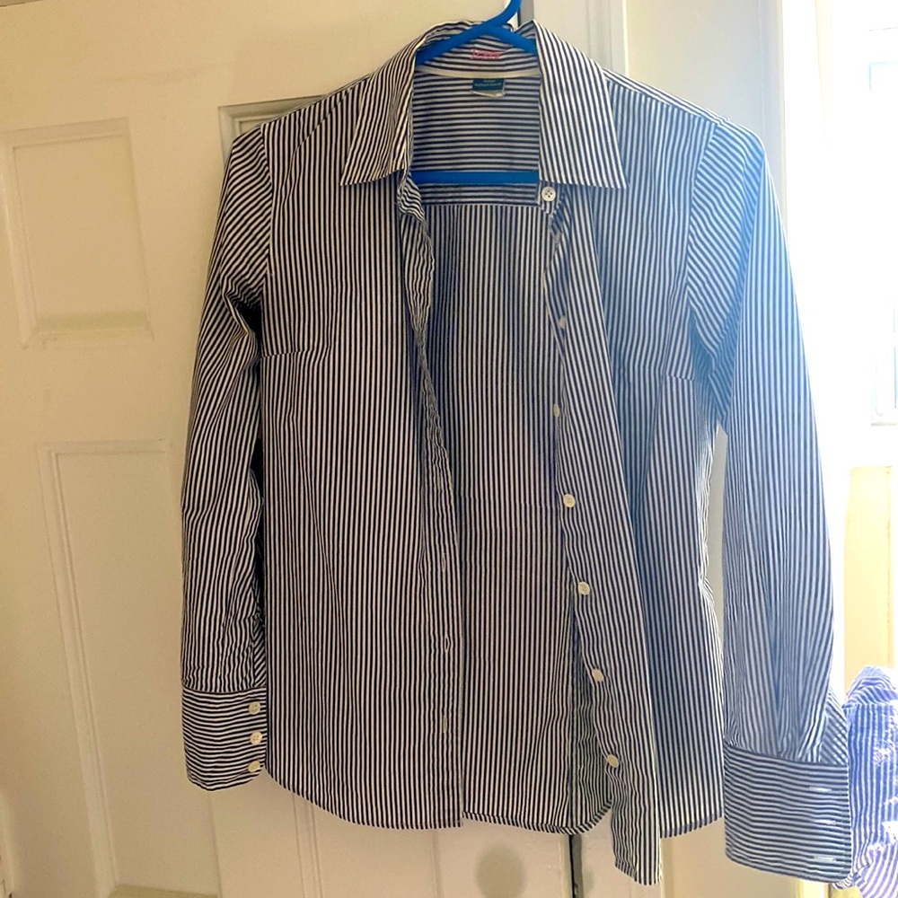 JCrew button down. XS and fitted.